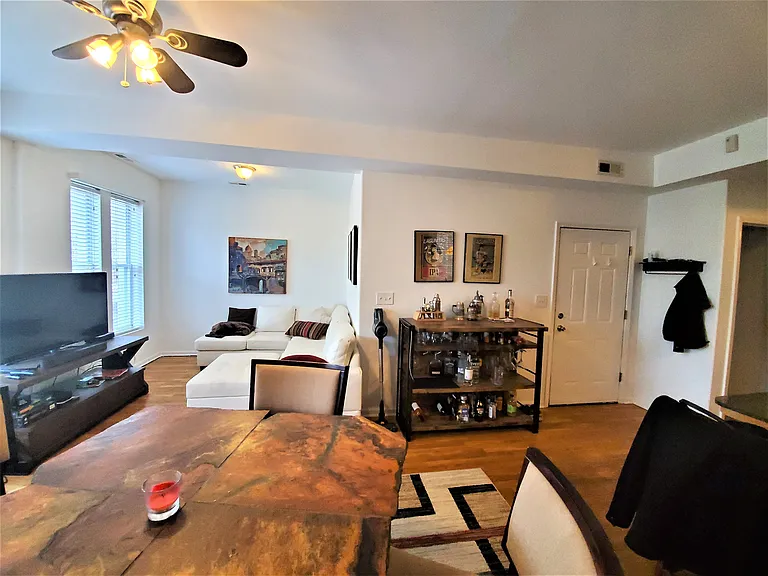 1510 N Campbell Ave #2F — Photo 2