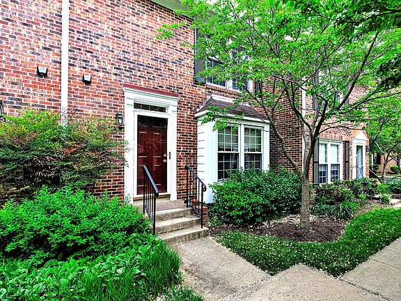 2nd image of 2510 S Arlington Mill Dr APT B