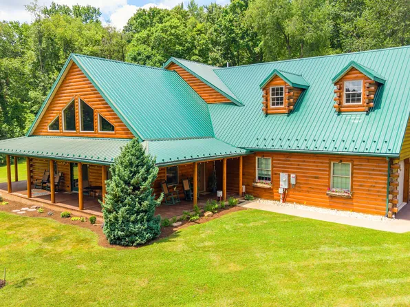 77 Riverhill Dr, Bloomsburg, PA 17815