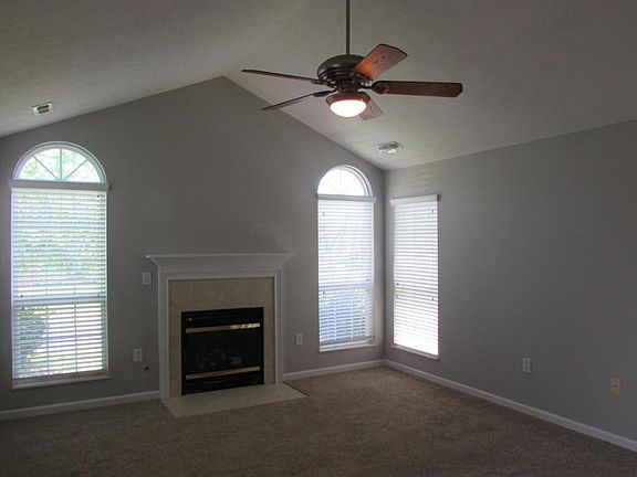5th image of 135 Orchard Oak Dr
