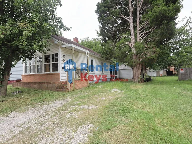 2525 S Rotherwood Ave — Photo 3