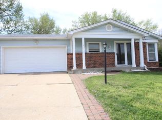 110 Sandy Creek Dr, O'Fallon, MO 63366