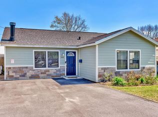 2041 6th St, Port Neches, TX 77651
