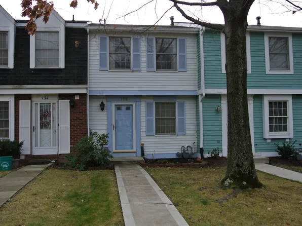 132 Olde Orchard Dr, Bridgeville, PA 15017