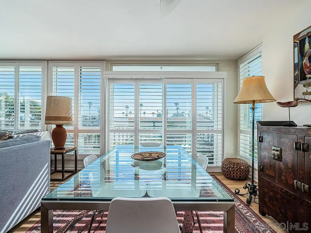 2 bed, 2.0 bath, 1159 sqft, $3,800 — Photo 2