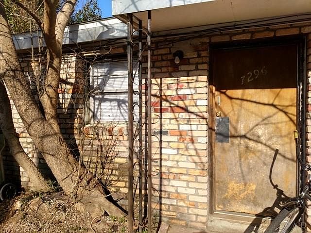 1st image of 7292 N Palafox St