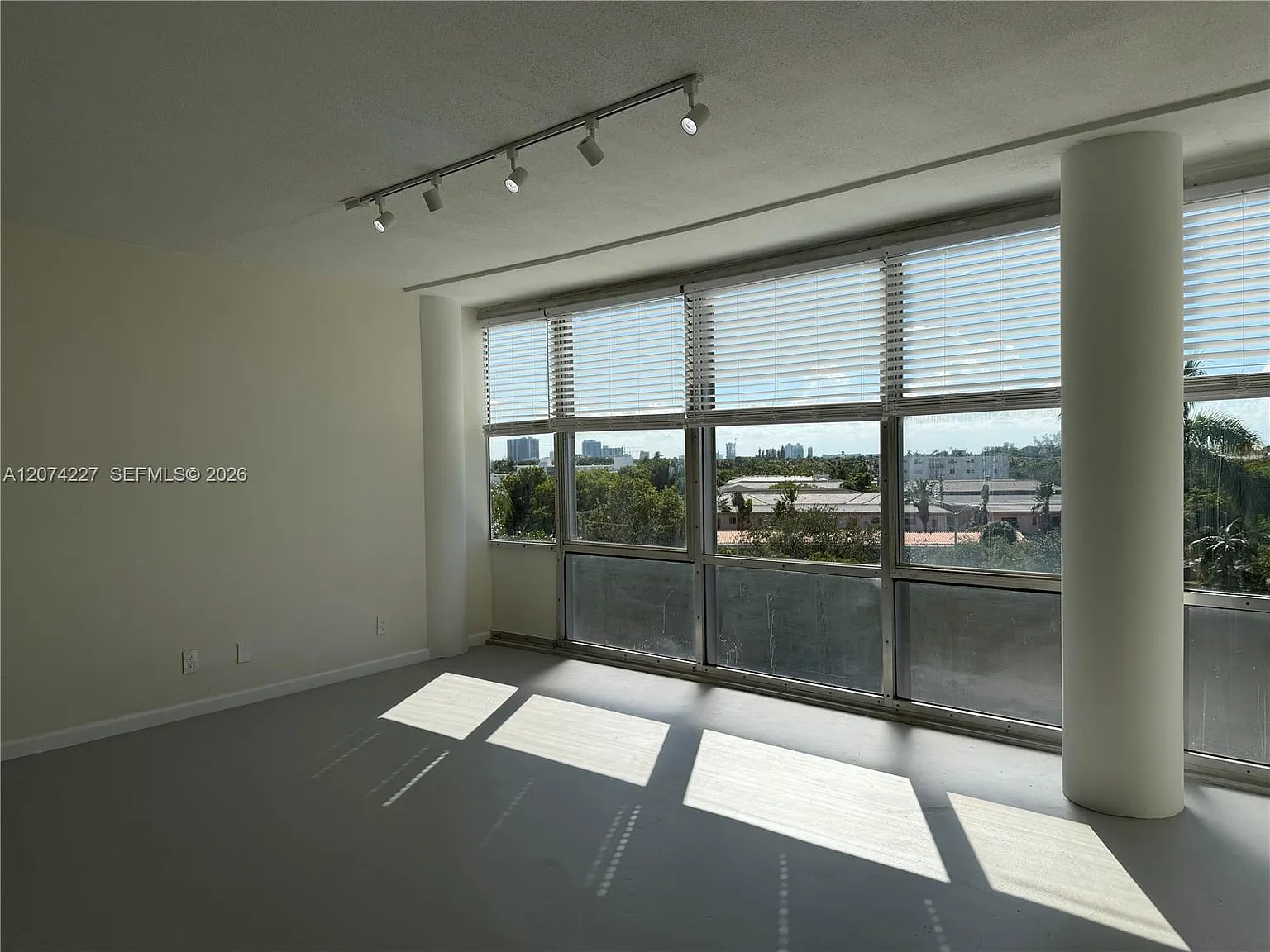 King Cole Condo — Photo 3