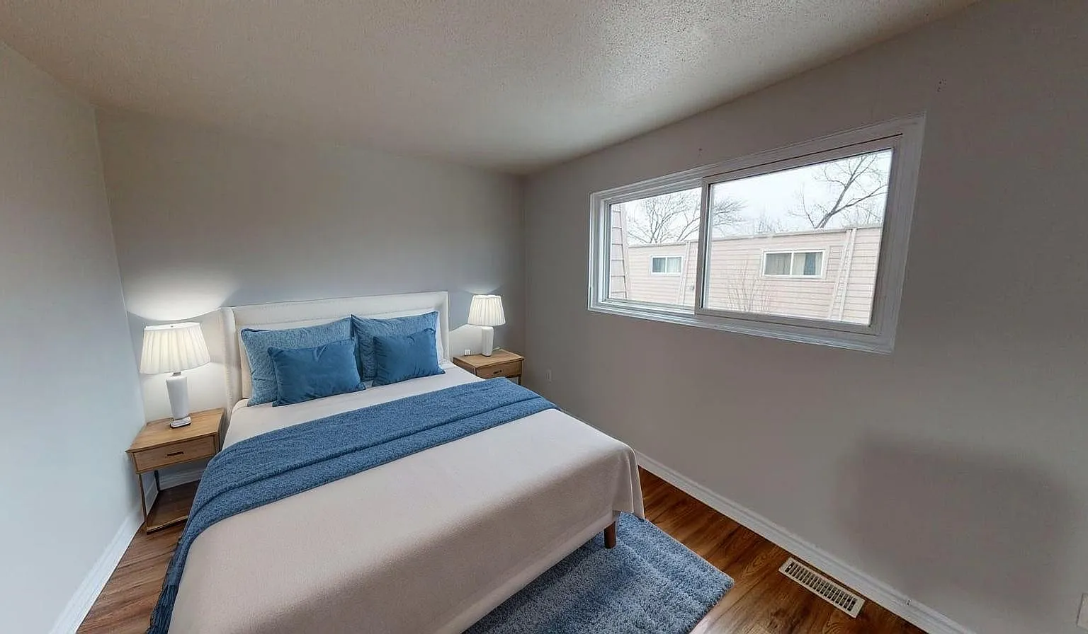 3 bed, $1,895 — Photo 2