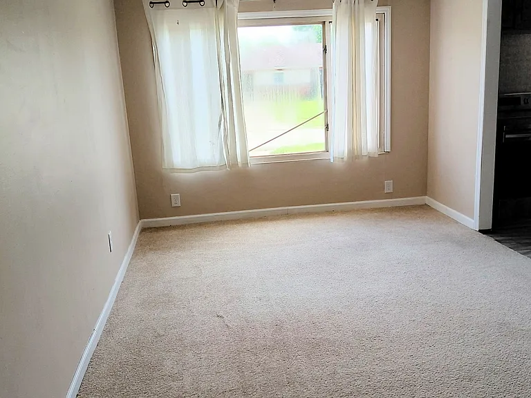 5075 Hackett Dr — Photo 11