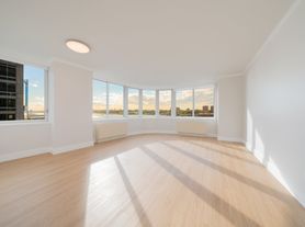 140 Riverside Blvd