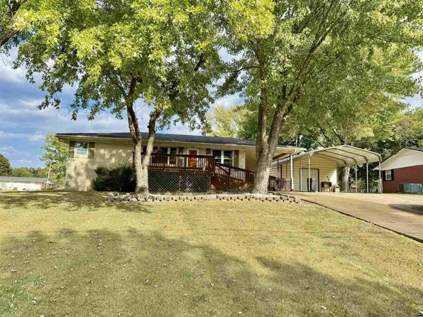 426 Evergreen St, Greenfield, TN 38230