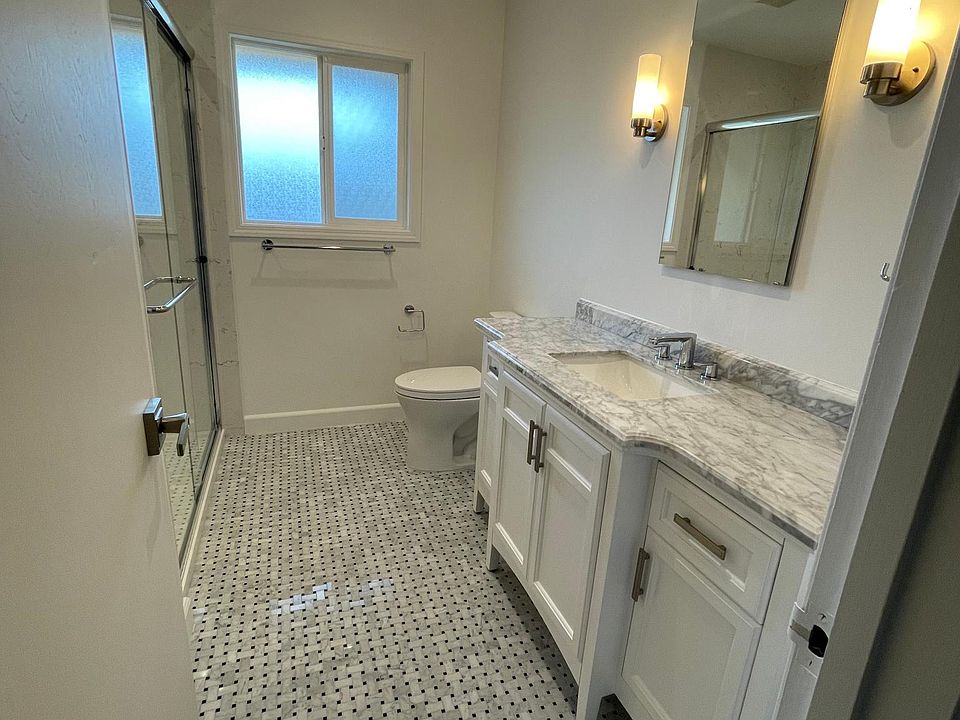 1st image of 122 Barneson Ave #4