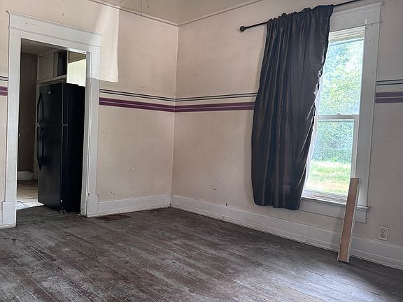 3rd image of 1535 8th Ave