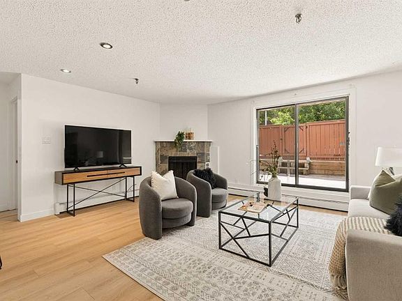 2nd image of 930 S 18th Ave SW #101
