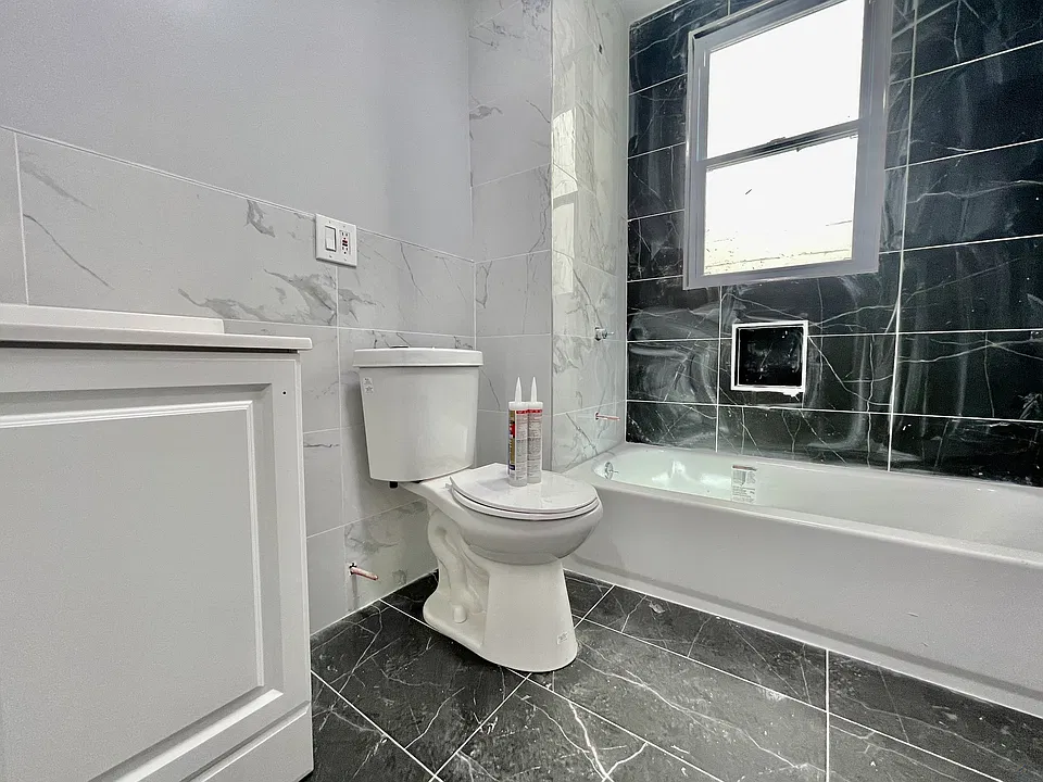 116 Bostwick Ave #1E