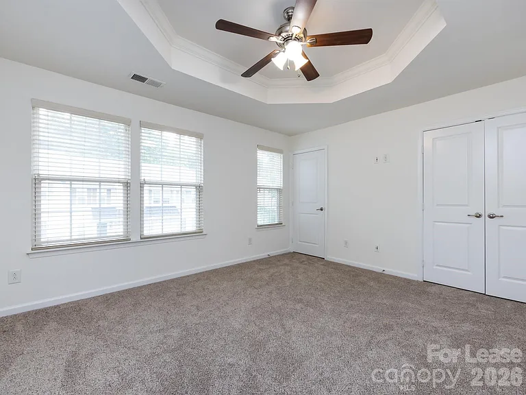 2436 Silverthorn Dr — Photo 20