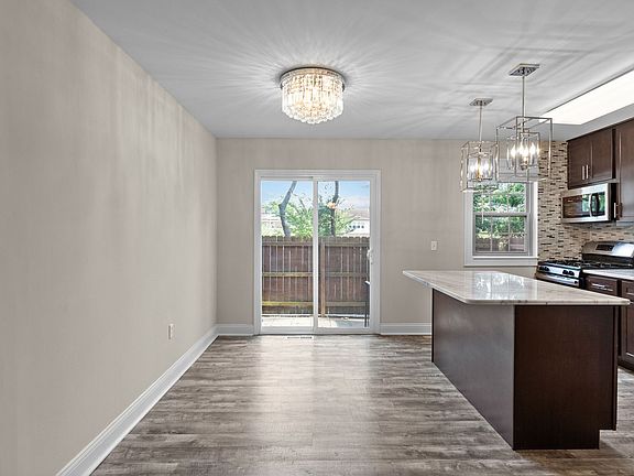 3rd image of 550 S Clay Ave #9