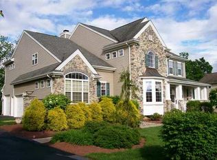 765 Ramblewood Dr, Easton, PA 18040