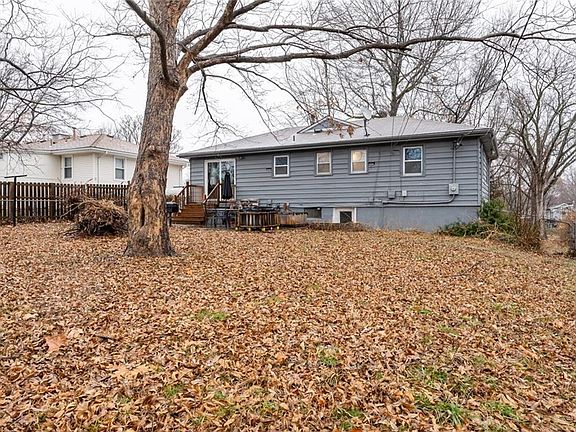 5th image of 7532 Richmond Ave