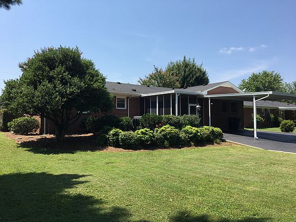 4th image of 1105 Dow Dr