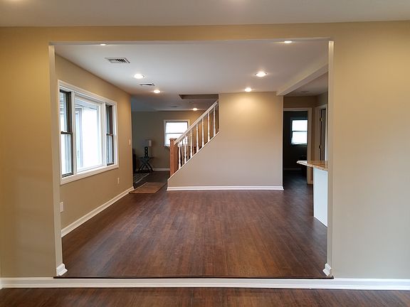 4th image of 45 Bishop Ln