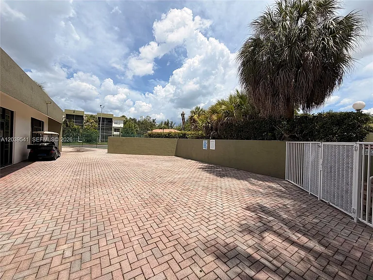 4205 N University Dr #309 — Photo 30