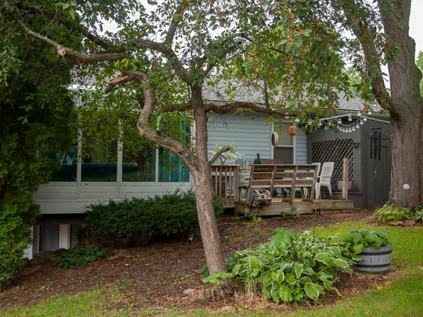 400 Oak St, Mount Horeb, WI 53572