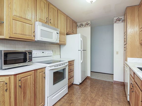 3rd image of 115 Beauwick Dr