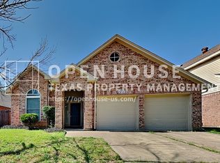 2211 Reverchon Dr, Arlington, TX 76017