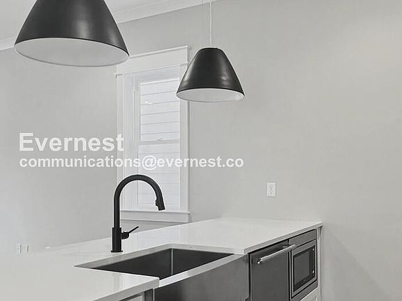 3rd image of 121 Lucile St