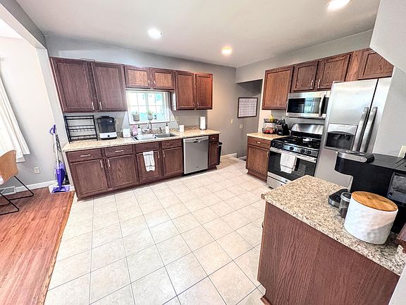 3rd image of 311 N Warren Ave