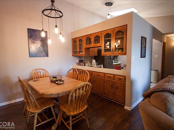 2nd image of 5630 W 103rd St APT 305