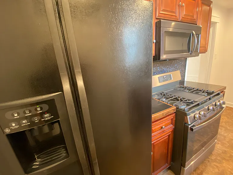 6301 N Washtenaw Ave #2D — Photo 9