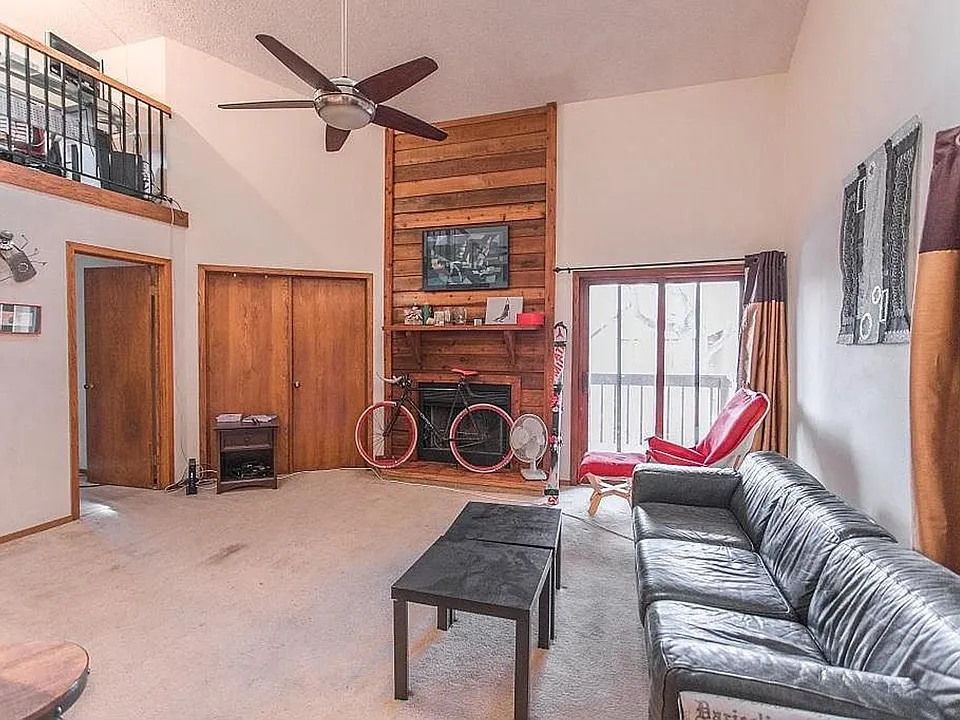 2960 Shadow Creek Dr #302