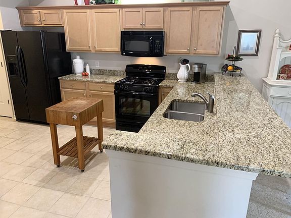 4th image of 3624 Sutton Dr
