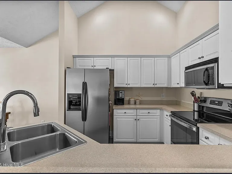 513 Catamaran Dr — Photo 26