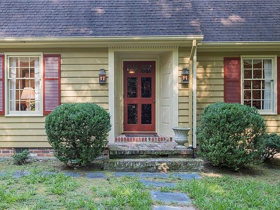 4th image of 3720 Darby Dr