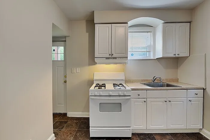 3802 Biddison Ln — Photo 5