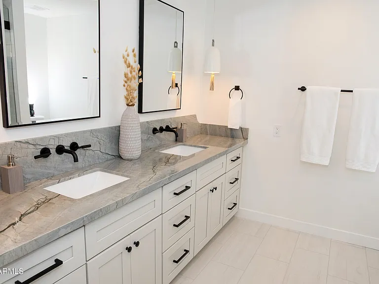 6302 E Winchcomb Dr — Photo 47