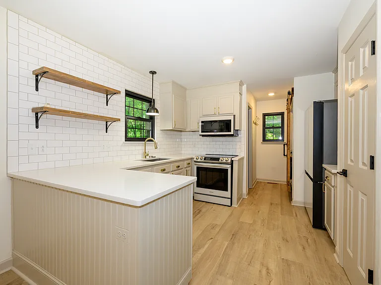 7802 Pinetuck Ln — Photo 9