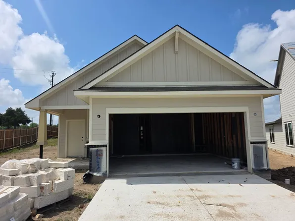 1301 Boehnke Pass, Brenham, TX 77833