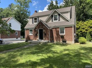 371 Gilbert St #A, Ridgewood, NJ 07450