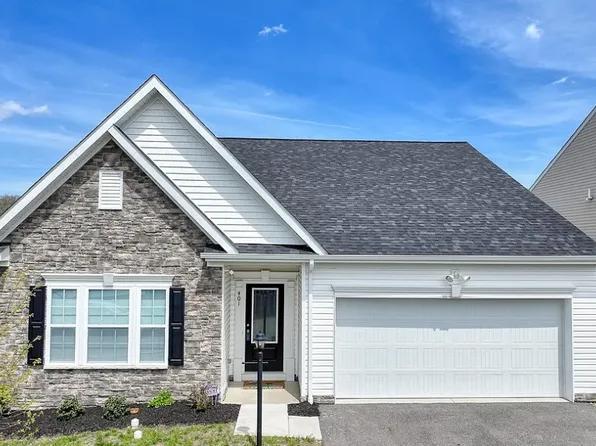 401 Dana Dr, New Kensington, PA 15068