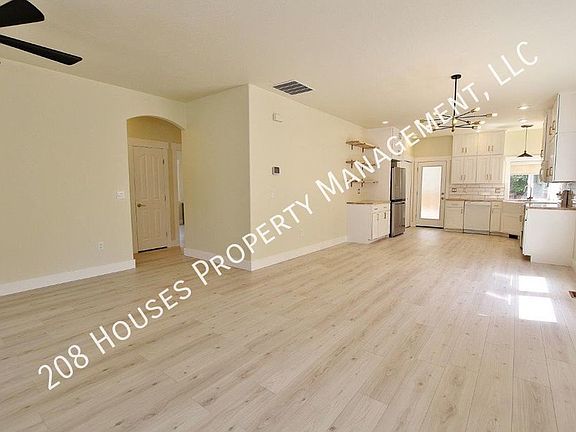 3rd image of 9874 W Sleepy Hollow Ln