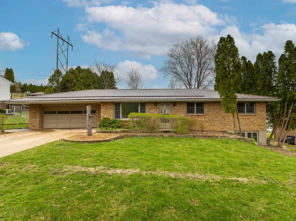 755 Kennedy Ct, Dubuque, IA 52001
