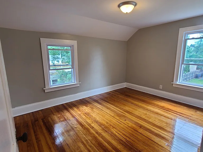 1114 N Madison St — Photo 23