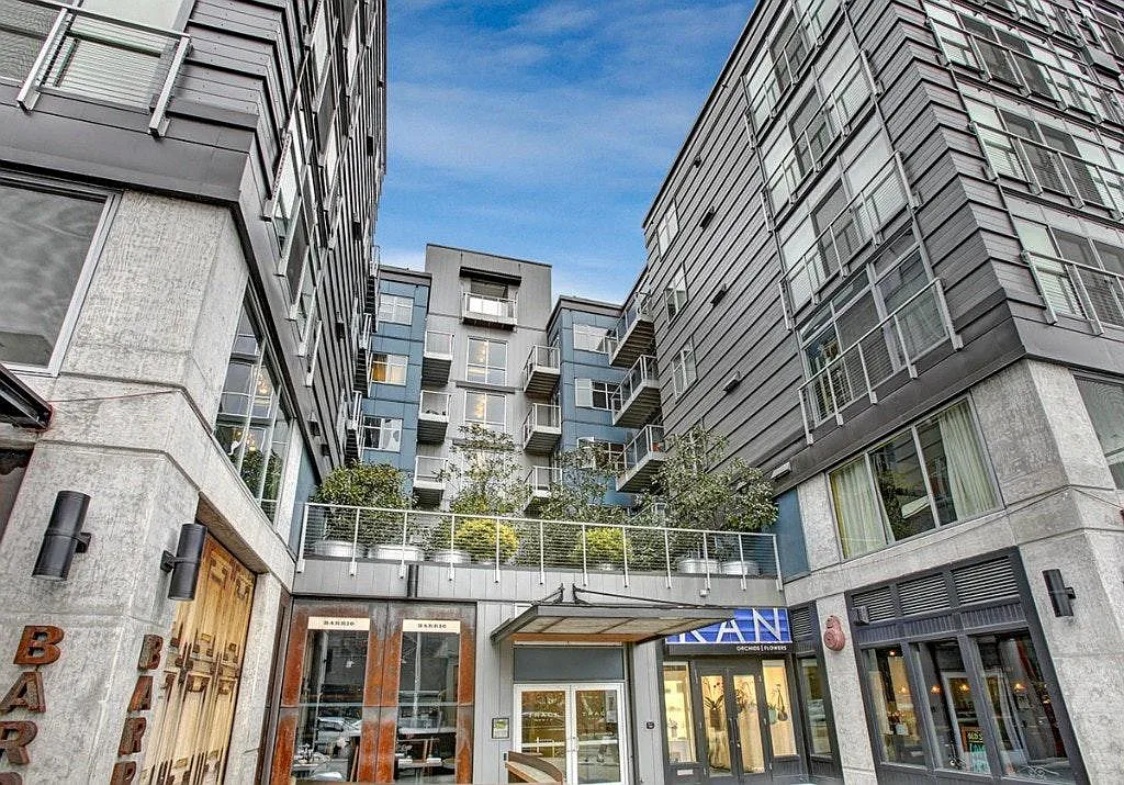 Building Photo - 1414 12th Ave #315