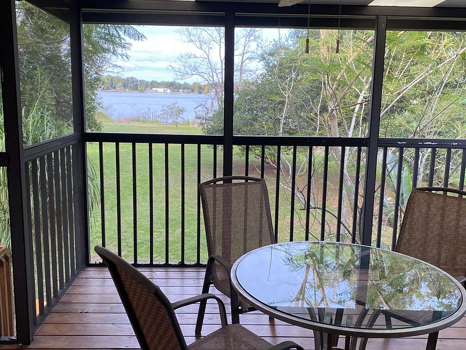 Screened deck - view from front door