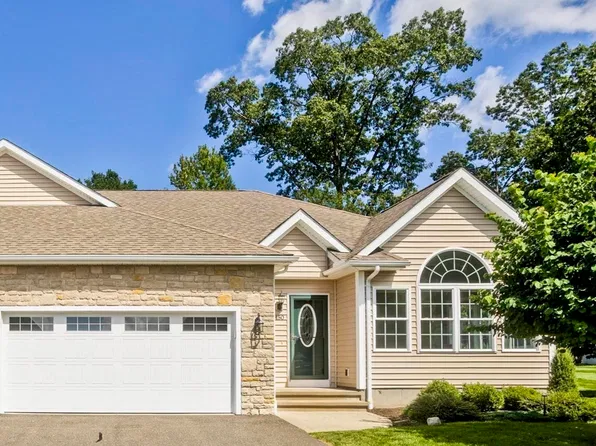 150 Stonybrook Way #150, South Hadley, MA 01075