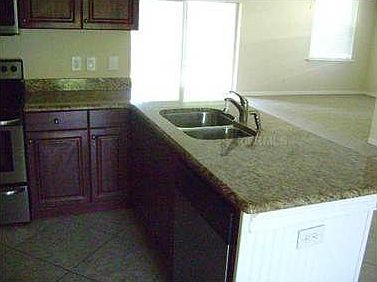 4th image of 1245 Vista Way